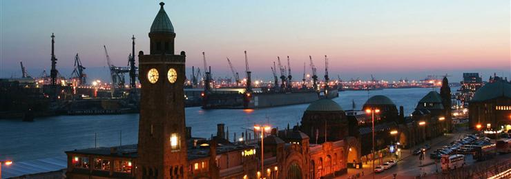 De havens bij de 'Landungsbrücken'