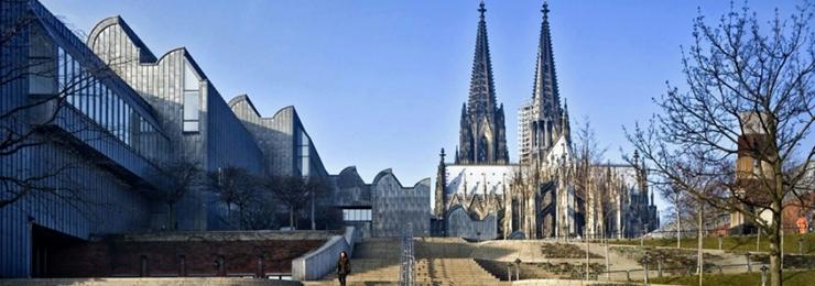 Ludwig-Museum met op de achtergrond de Keulse Dom