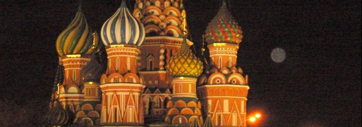 Vasiliuskathedraal by night